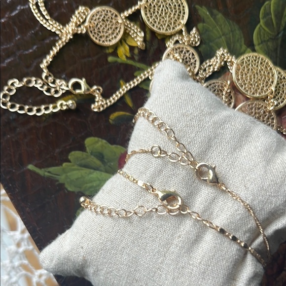 Gold finish Jewelry Set- necklace, bracelets, pendant - Picture 8 of 15